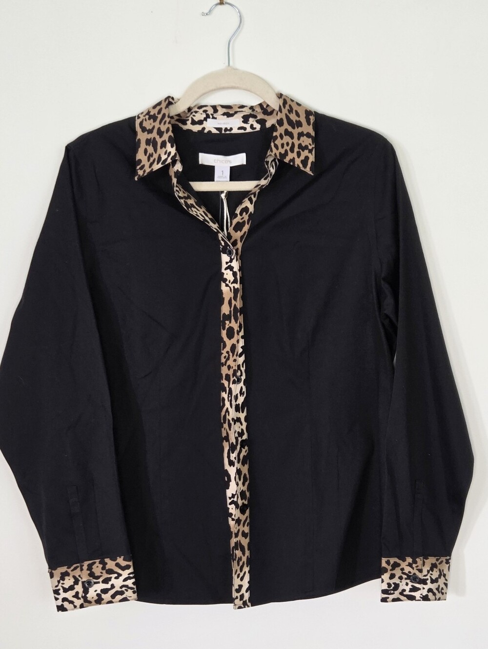 Chico's NWT Black Cotton Button Down With Leopard Trim Chicos Size 1 (Med.)